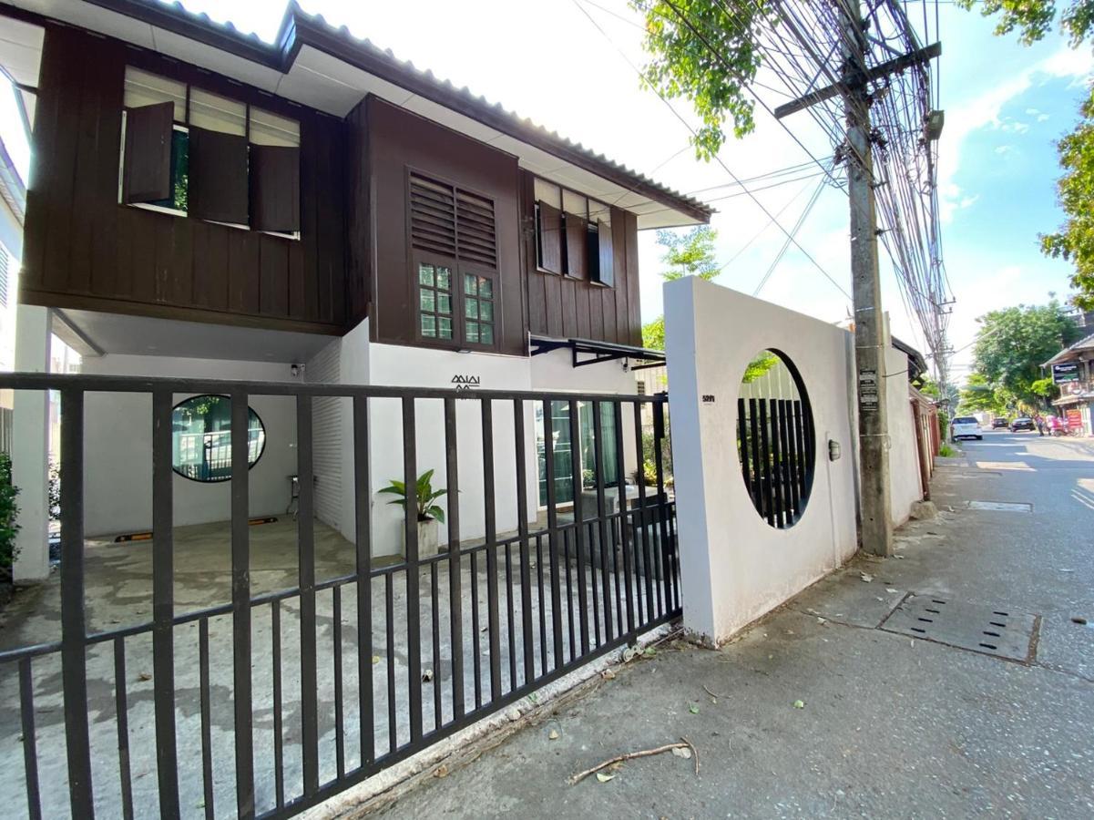 Mini-Me Home, A Cozy Entire House In Old City Chiang Mai Exterior photo